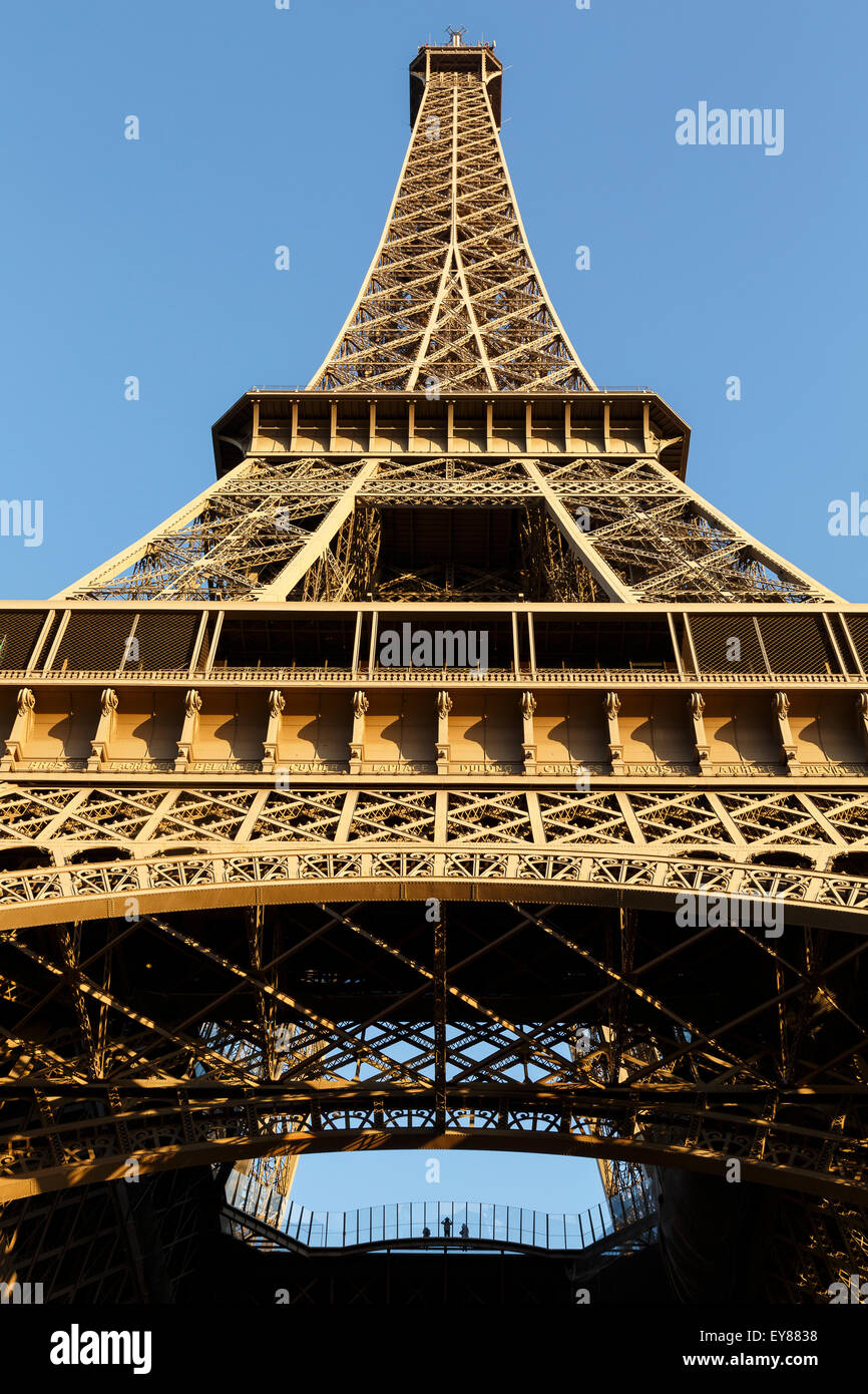 Eiffel tower restaurant hi-res stock photography and images - Alamy