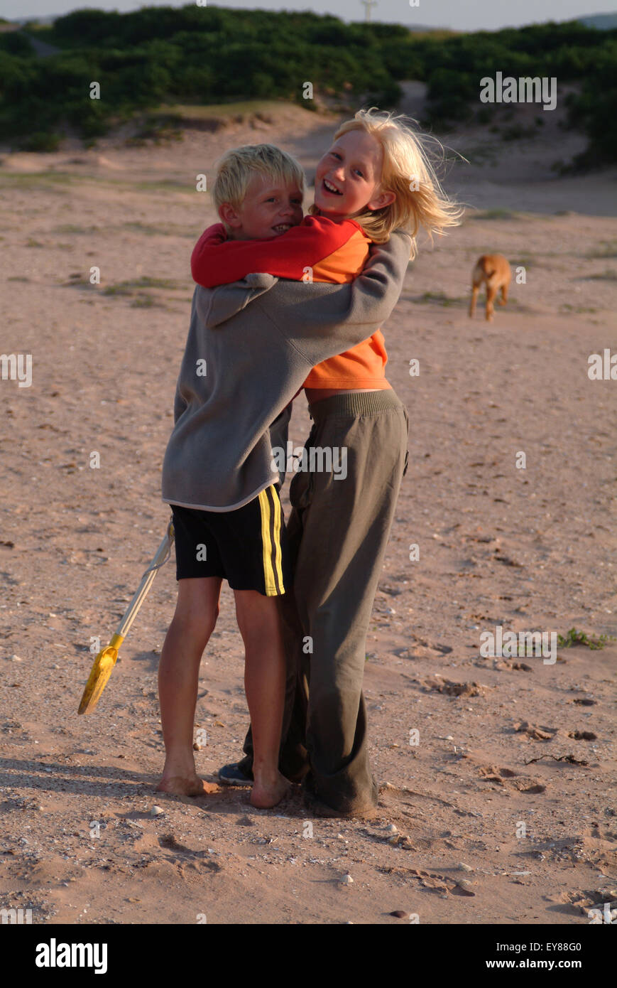 Children arms around each other hi-res stock photography and images - Alamy