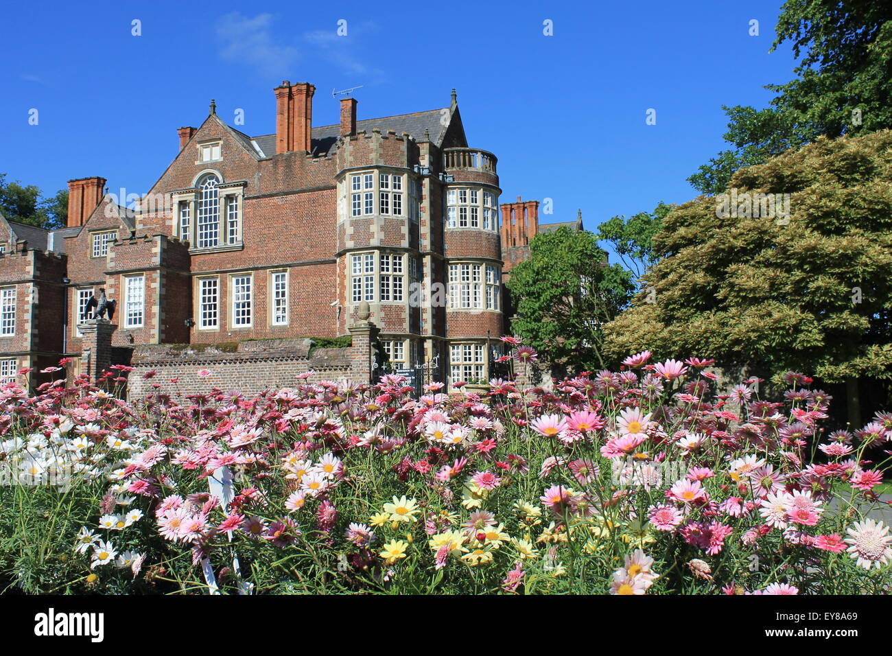 Burton Agnes Hall viewed from the Courtyard, Burton Agnes, near Driffield, East Riding of Yorkshire, England, UK Stock Photo