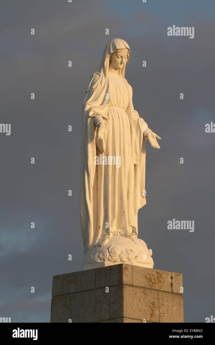 Statue mary france hi-res stock photography and images - Alamy