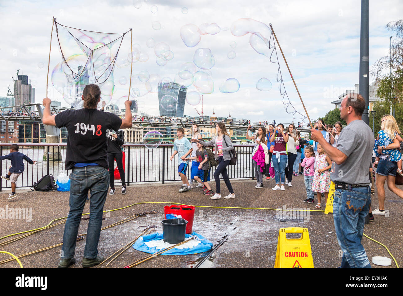 Huge bubbles hires stock photography and images Alamy