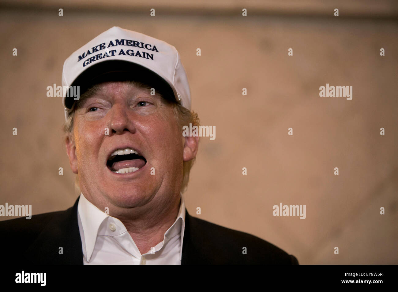 US Presidential candidate, Donald Trump speaks to the media at the Paseo Real Reception Hall in Laredo, Texas Stock Photo