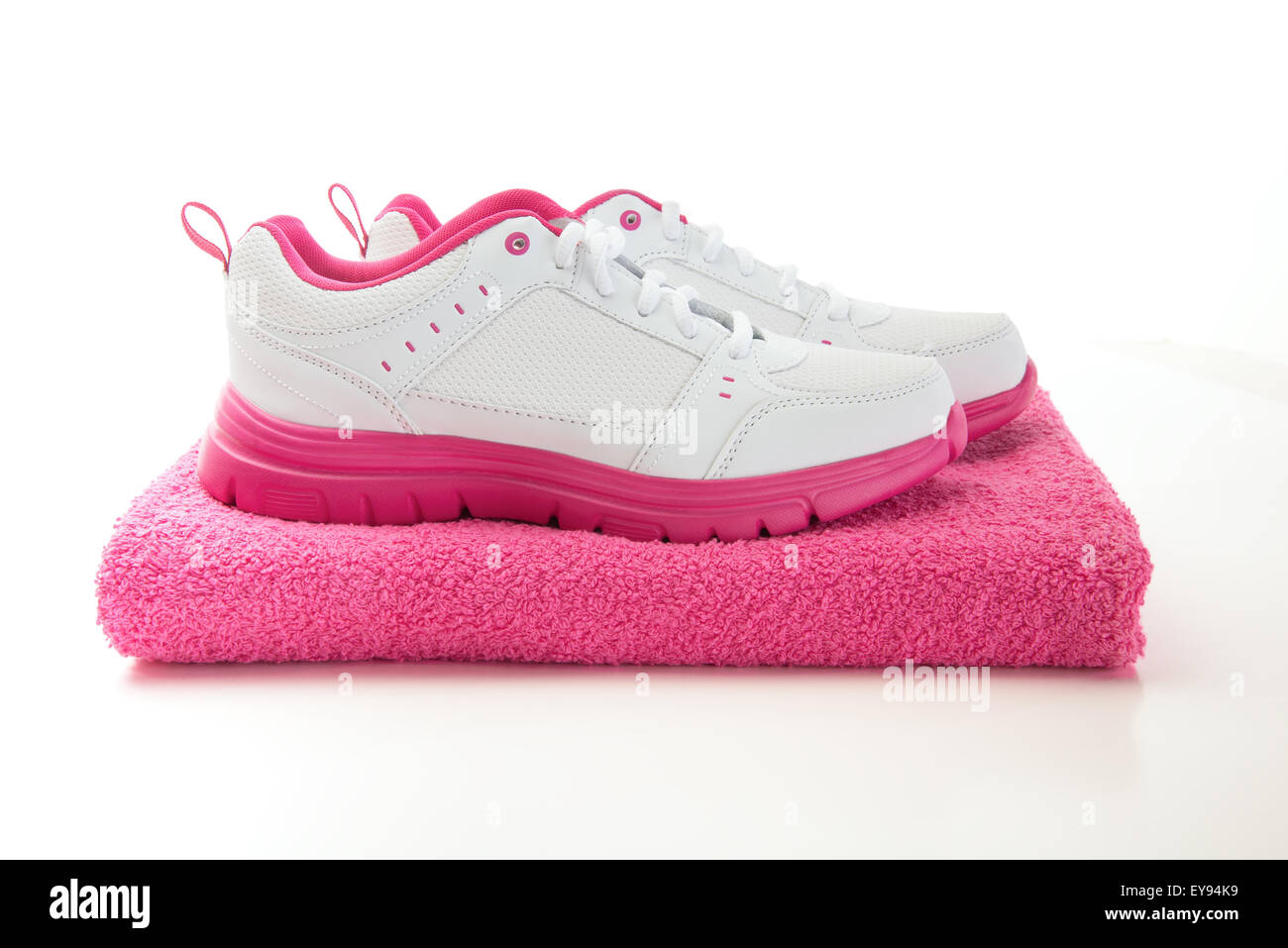 Hot pink cheap workout shoes