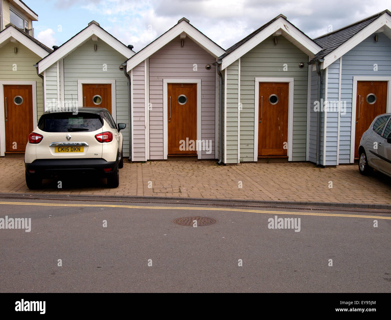 Shaldon devon beach hut hires stock photography and images Alamy