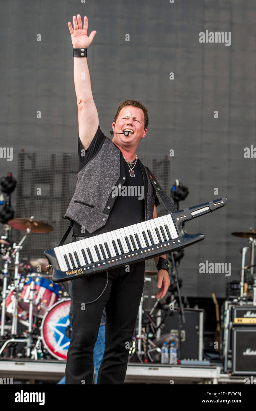 Brooklyn, Michigan, USA. 17th July, 2015. LONESTAR performs at the 2015 Faster Horses Festival at the Michigan International Speedway in Brooklyn, MI on July 17th 2015 (Credit Image: © Marc Nader via ZUMA Wire) Stock Photo