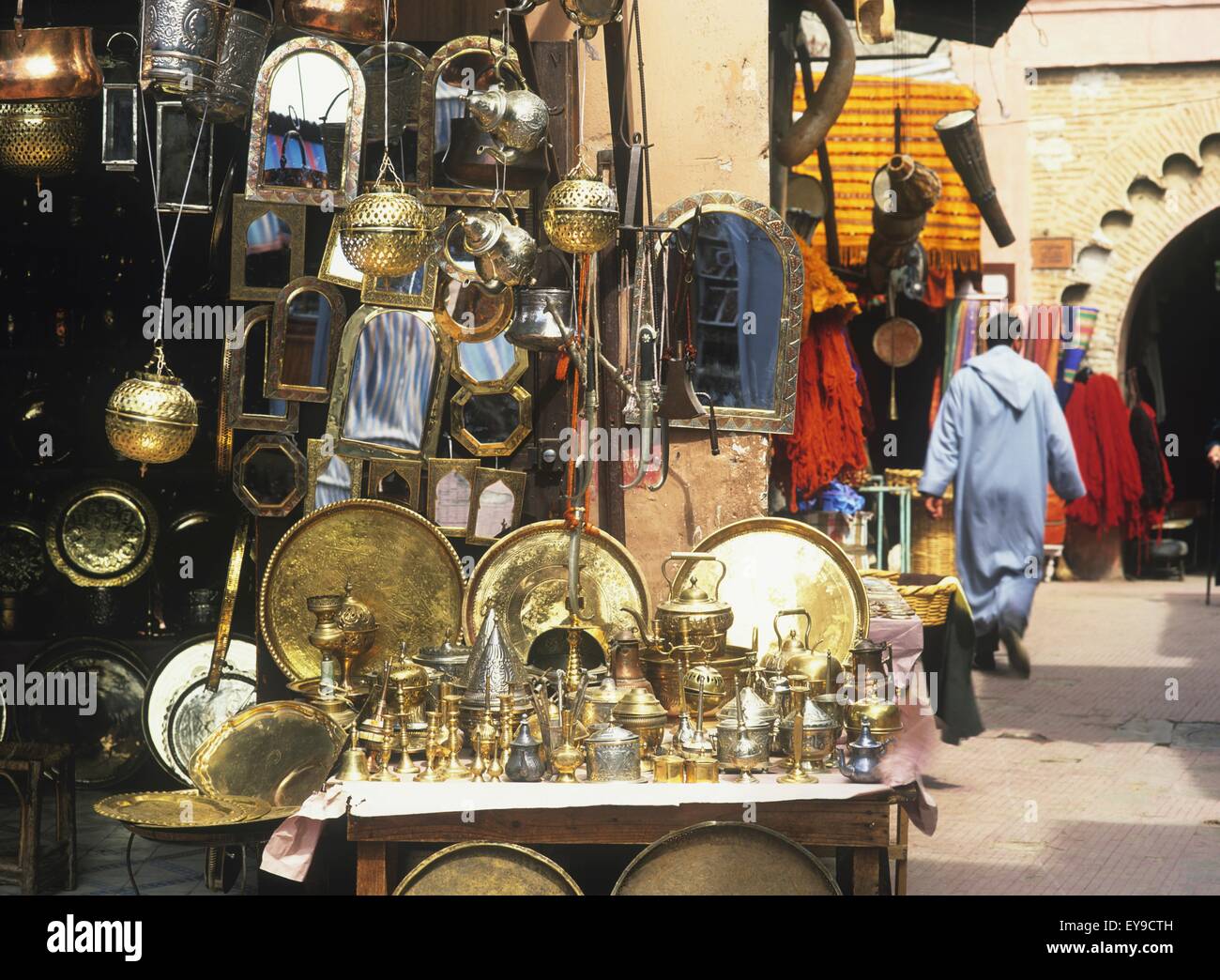 Stall Selling Bronze Items In Street Stock Photo Alamy