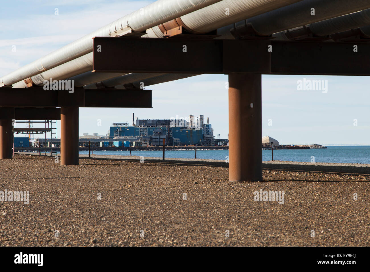 Endicott oil facility with pipelines in the Prudhoe Bay Oil field, North Slope, Arctic Alaska, Summer Stock Photo