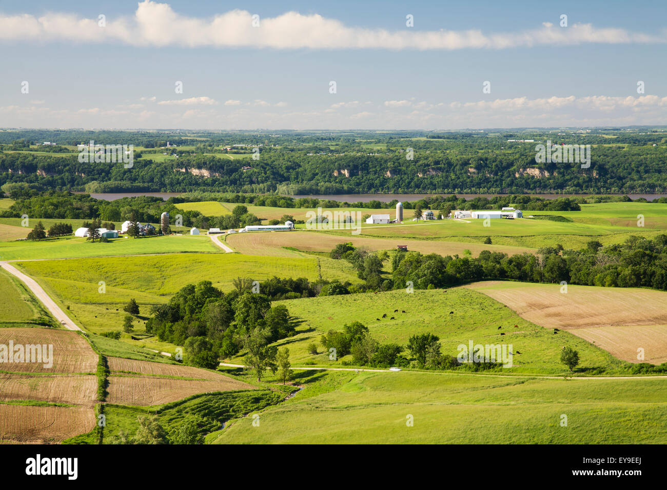 Black Hawk County, Iowa: A Land of Rolling Hills and Diverse Elevation