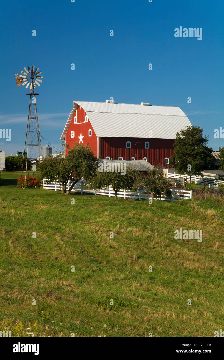 Red Barn Windmill Farm Near Stock Photos Red Barn Windmill Farm