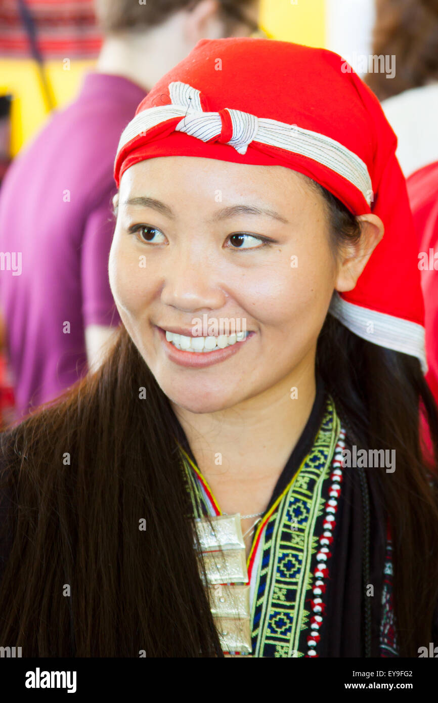 Tribal art and craft hi-res stock photography and images - Alamy