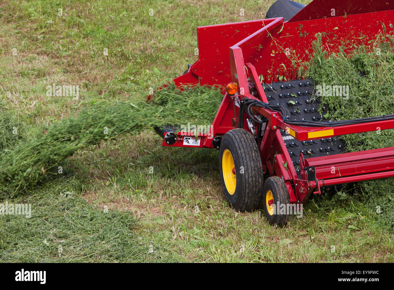 H5430 windrow merger; New Holland, Pennsylvania, United States of ...