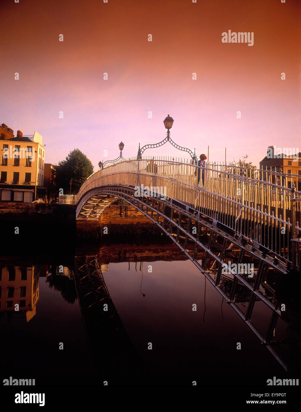 Ha'penny Bridge, River Liffey, Dublin, Co Dublin, Ireland Stock Photo