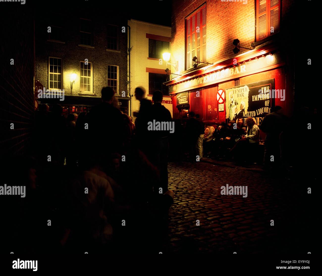 Pubs de temple bar hi-res stock photography and images - Alamy