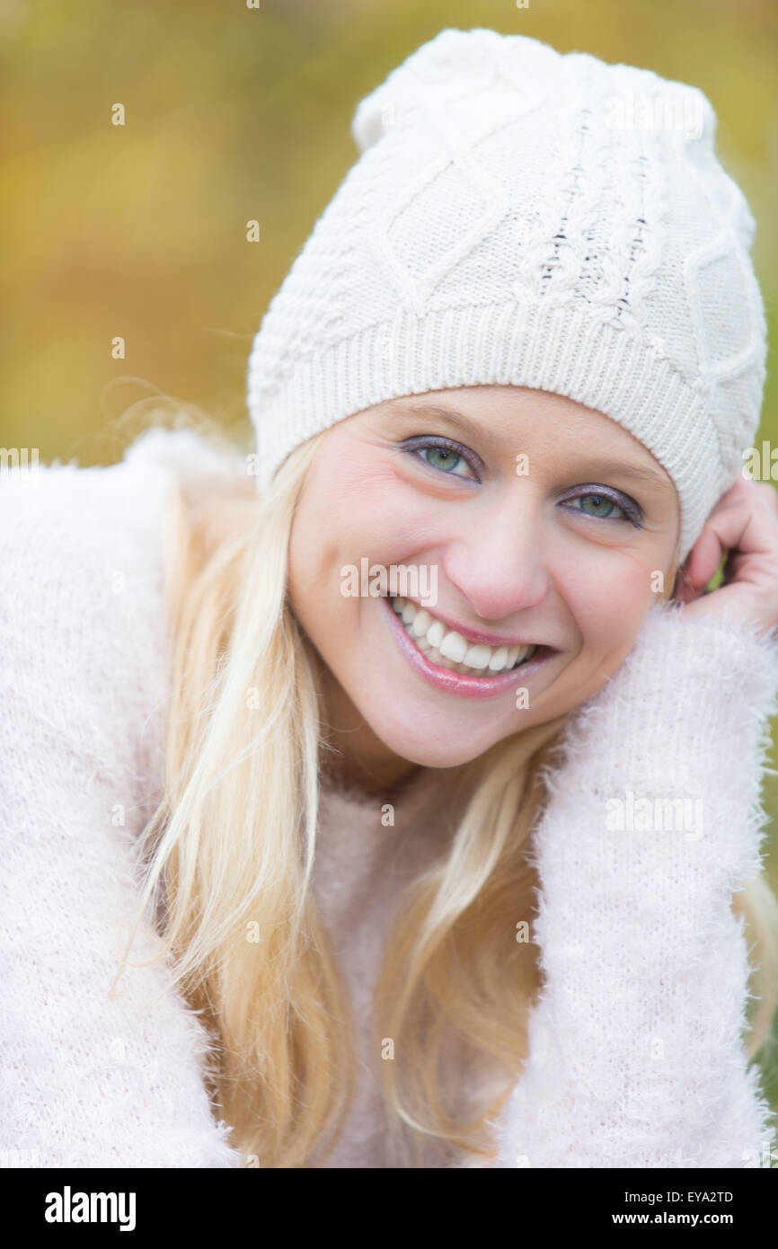 Woman blonde 30s hi-res stock photography and images - Alamy