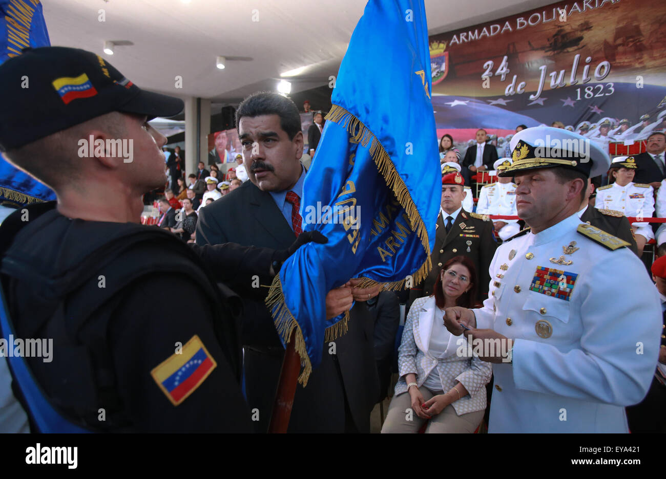 Vargas, Venezuela. 24th July, 2015. Image provided by Venezuela's Presidency shows Venezuelan President Nicolas Maduro (C) attending the ceremony in commemoration of the 192th anniversary of the naval battle of Lake Maracaibo, in the Ana Maria Campos Naval Base, in Catia La Mar, Vargas state, Venezuela, on July 24, 2015. Credit:  Venezuela's Presidency/Xinhua/Alamy Live News Stock Photo