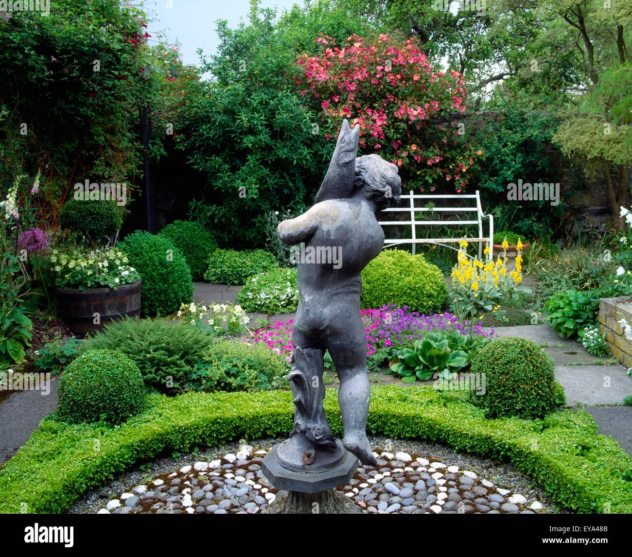 Sculpture In Sandford Road, Dublin, Ireland Stock Photo Alamy