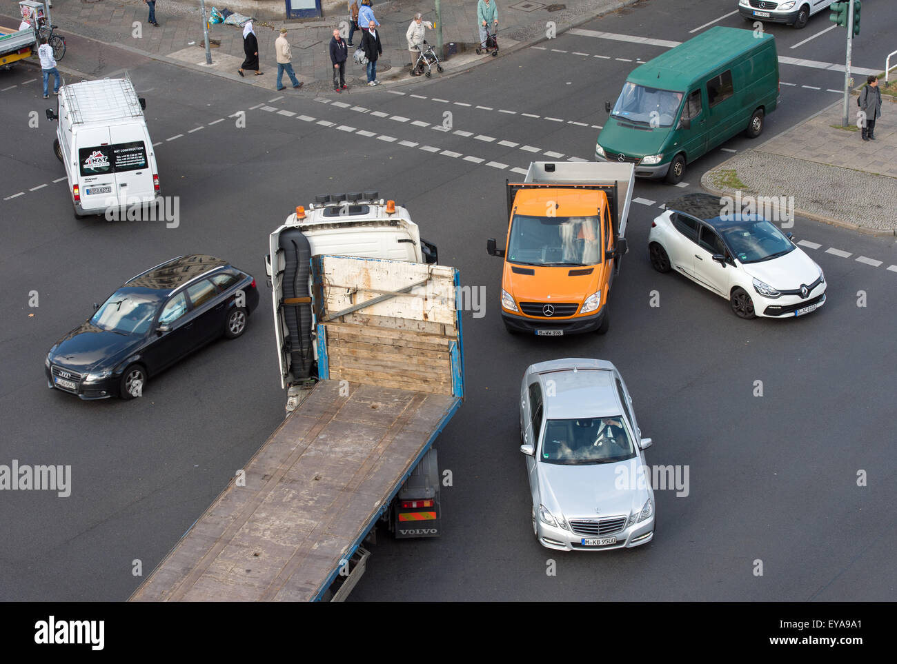 Berlin traffic crossing hires stock photography and images Alamy
