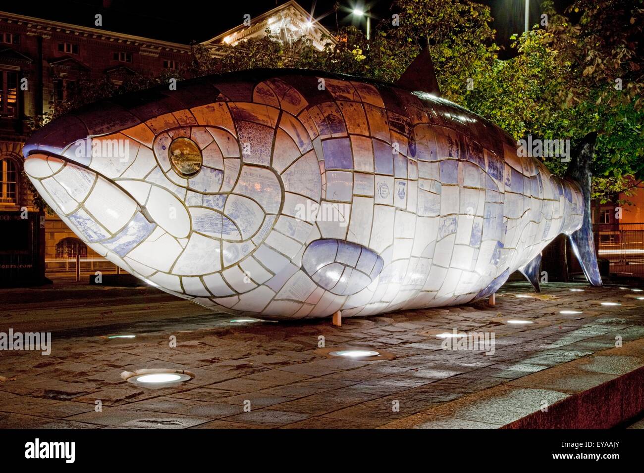 Ceramic fish sculpture hires stock photography and images Alamy