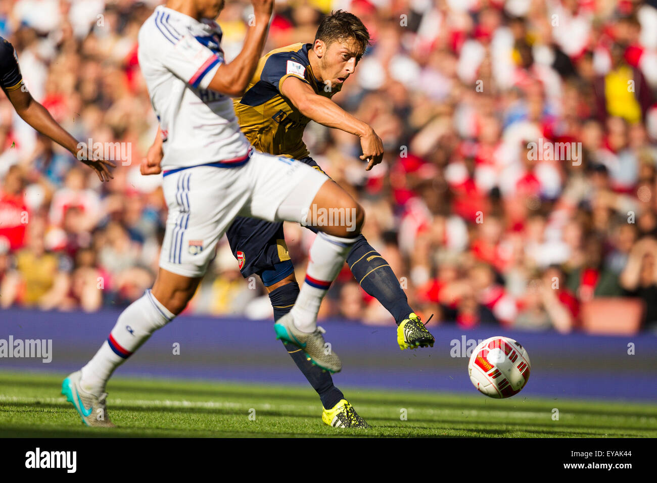 Coupe des emirates de football olympique lyonnais v villareal emirates