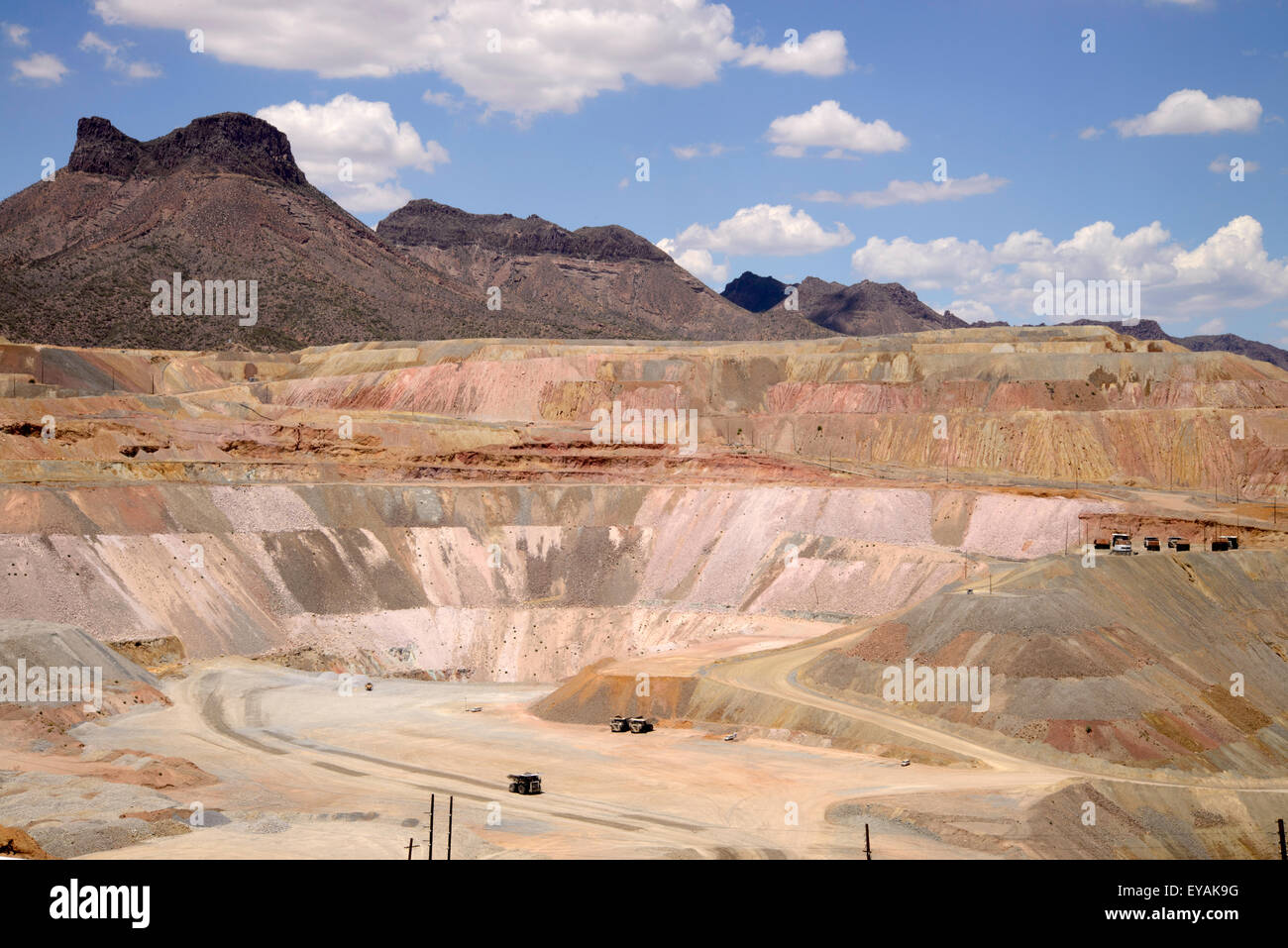 Open pit copper mine, Ray Mine, ASARCO Grupo Mexico, Ray Operations
