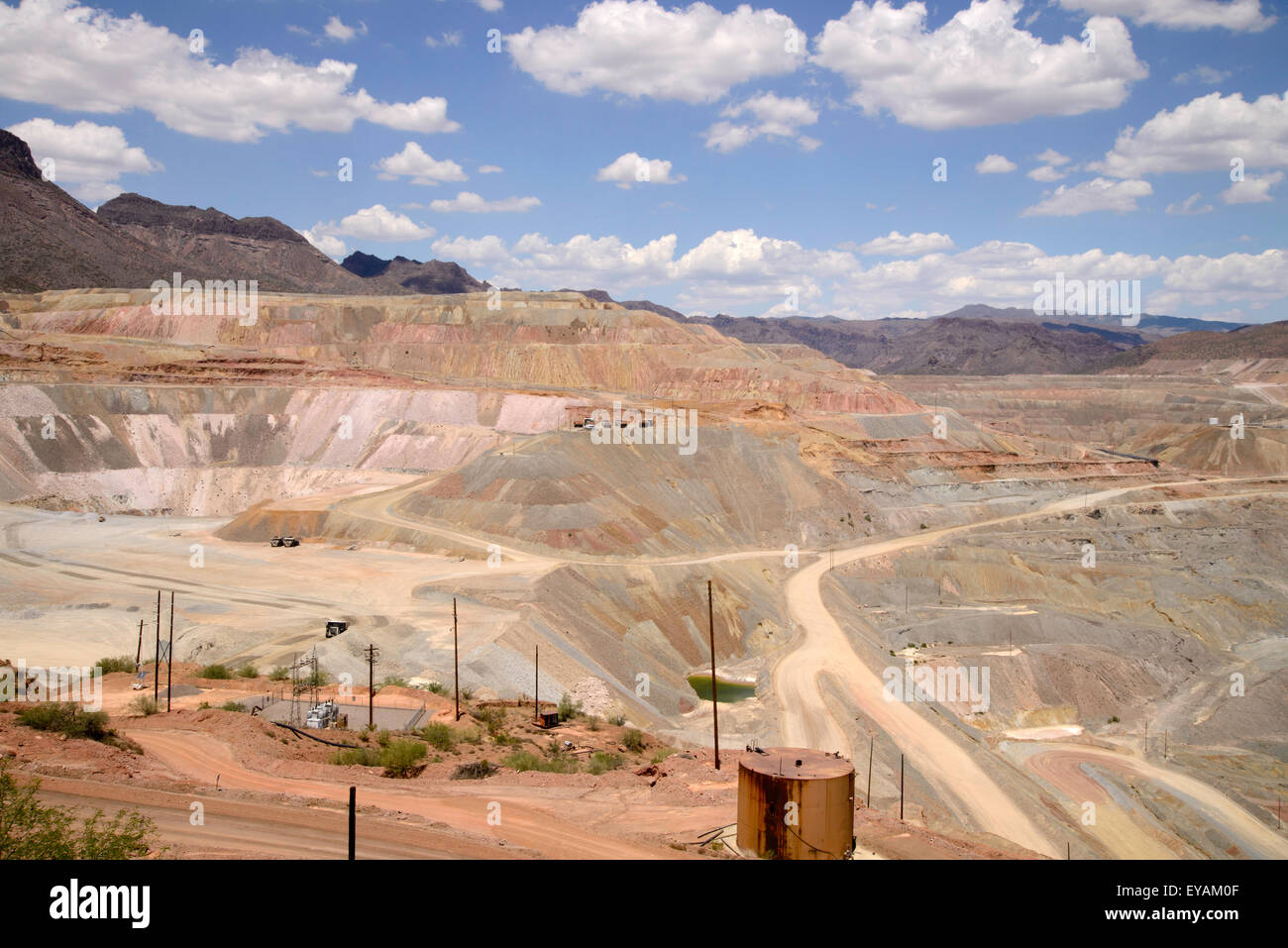 Open pit copper mine, Ray Mine, ASARCO Grupo Mexico, Ray Operations