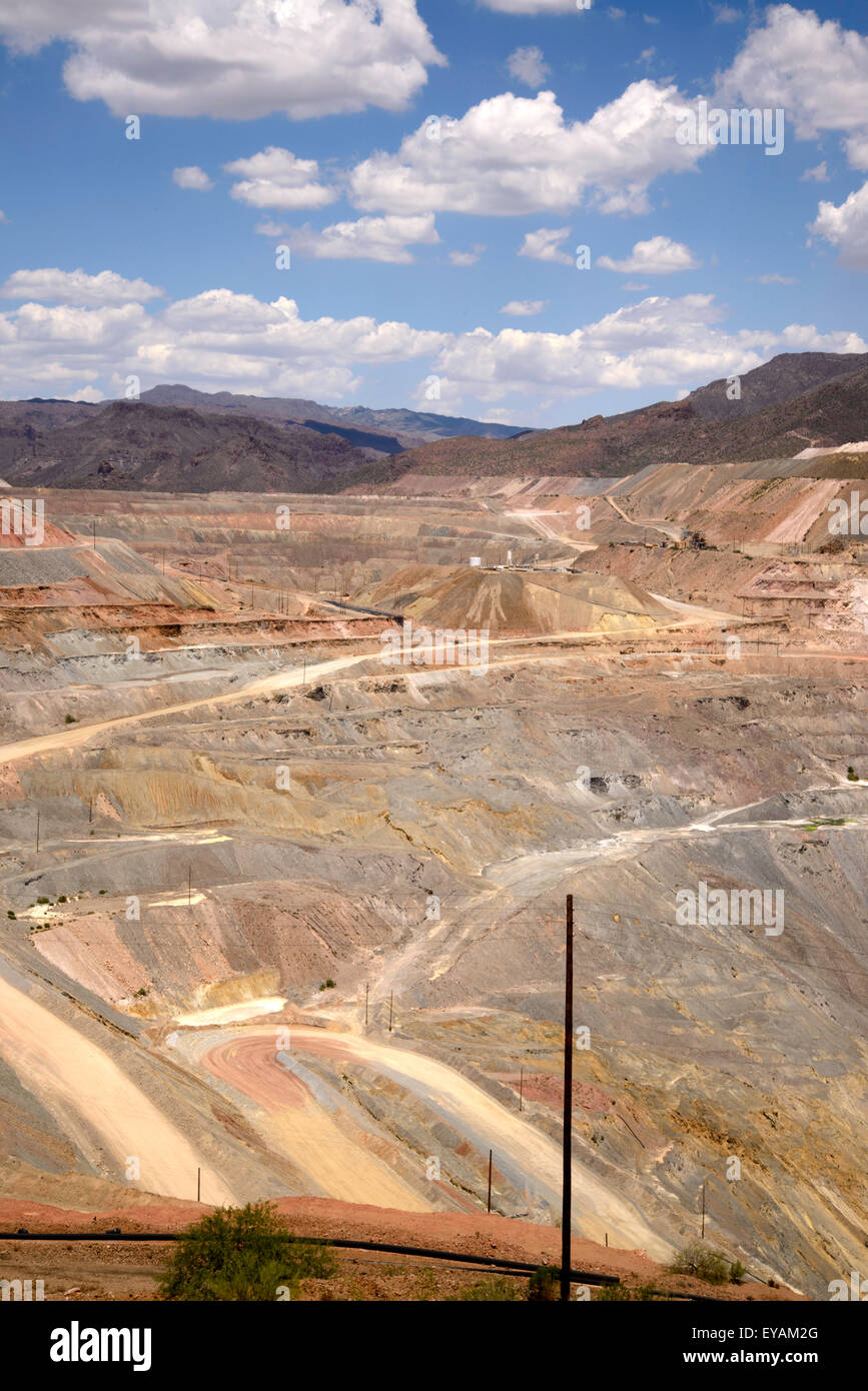Open pit copper mine, Ray Mine, ASARCO Grupo Mexico, Ray Operations