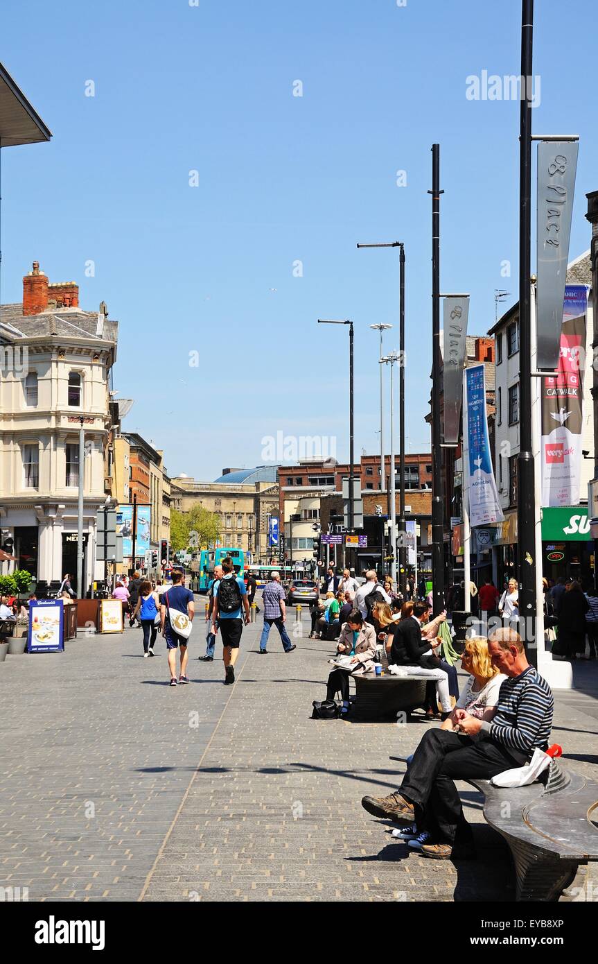 Shoppers And Tourists Along Whitechapel Shoping Street In The City Stock Photo Alamy Shoppers And Tourists Along Whitechapel Shoping Street In The City Stock Photo Alamy