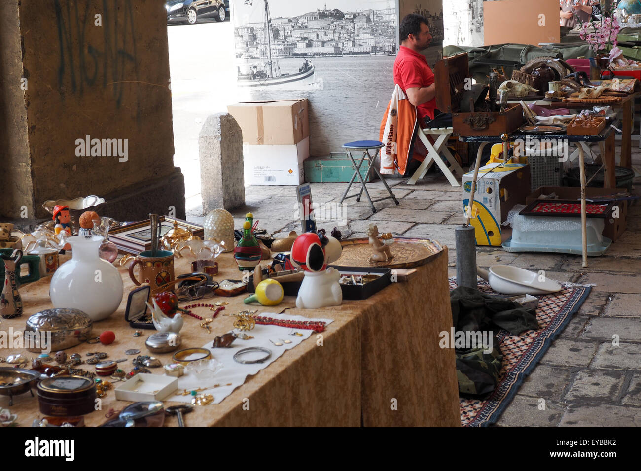 Street market selling knickknacks Stock Photo Alamy