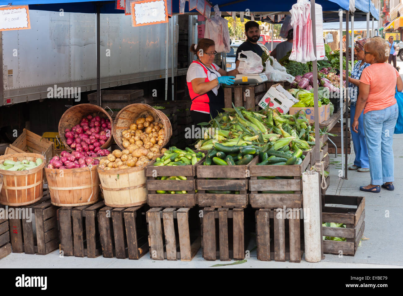 Greenmarket farmers markets hi-res stock photography and images - Alamy