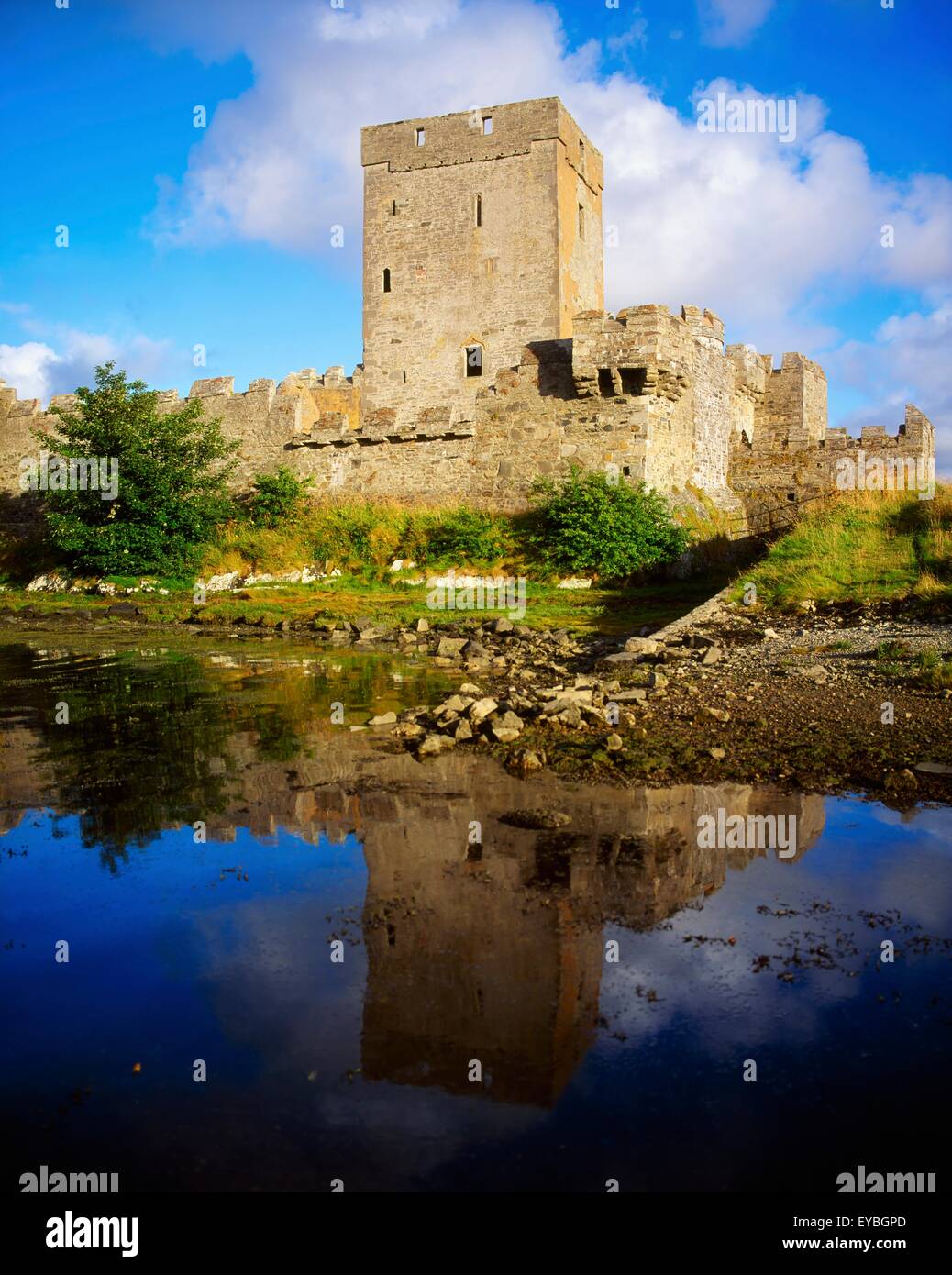 Doe Castle, Co. Donegal, Ireland; 16Th Century Fortalice That Was Historically A Stronghold Of Clan Suibhne Stock Photo