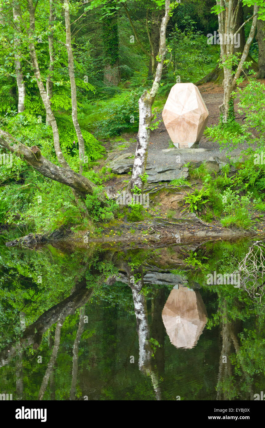 Big Bruntis Loch & Gem Stane Sculpture, Kirroughtree Forest, Dumfries & Galloway, Scotland, UK Stock Photo