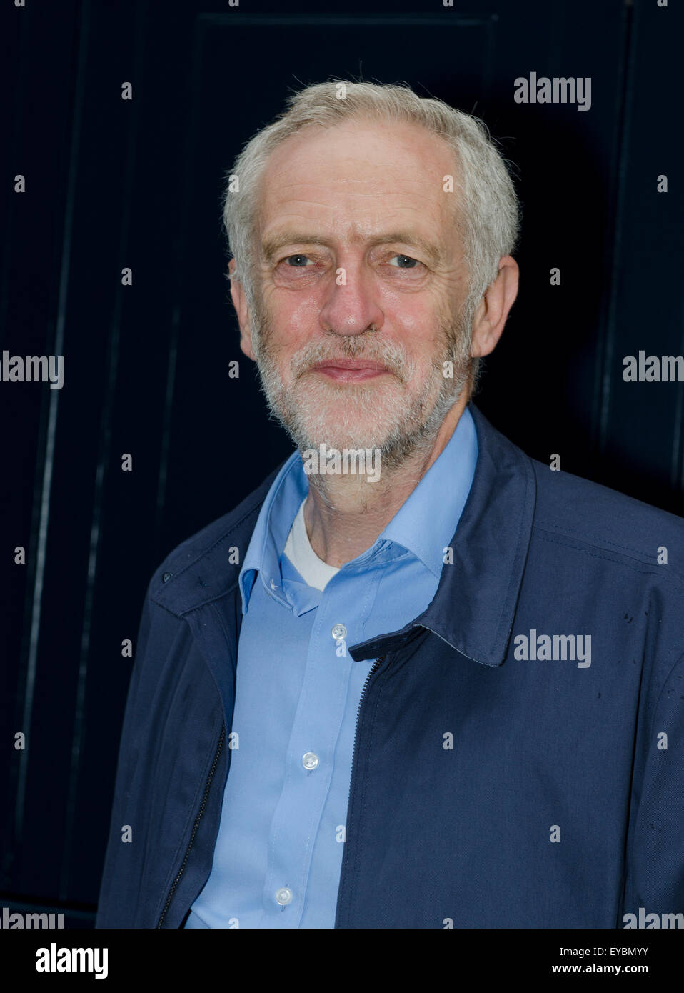 London, UK. 26th July, 2015. Jeremy Corbyn about to go in to Seven Dials Club 'Stand Up for Jeremy Corbyn' fundraiser evening. Credit:  Prixpics/Alamy Live News Stock Photo