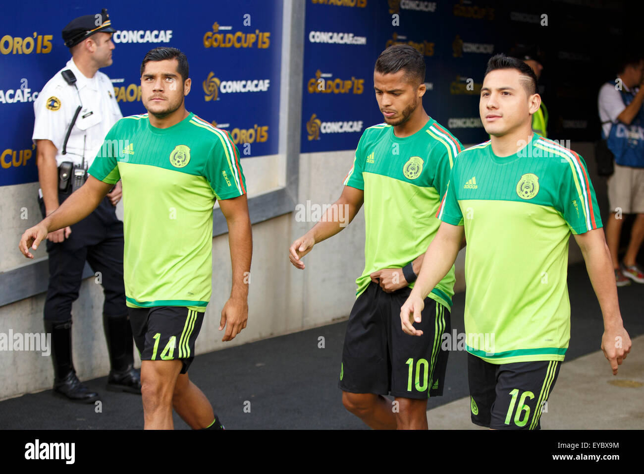 Philadelphia, Pennsylvania, USA. 26th July, 2015. Mexico forward Javier Hernandez (14), forward Giovani Dos Santos (10) and midfielder Antonio Rios (16) come out for warm-ups during the CONCACAF Gold Cup 2015 Final match between Jamaica and Mexico at Lincoln Financial Field in Philadelphia, Pennsylvania. Christopher Szagola/CSM/Alamy Live News Stock Photo