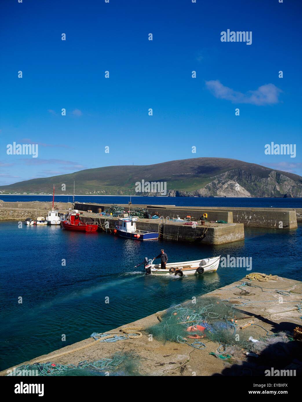 Porteen Harbour, Near Keel, Achill Island, Co Mayo, Ireland, Menawn