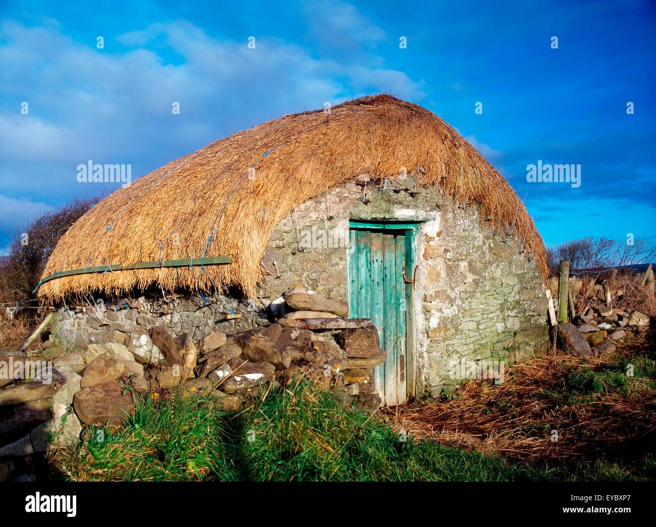 Thatched Shed, St Johns Point, Co Donegal, Ireland Stock Photo