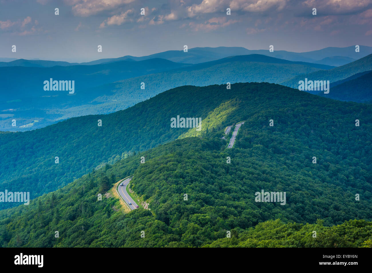 Appalachian mountains blue ridge hi-res stock photography and images ...