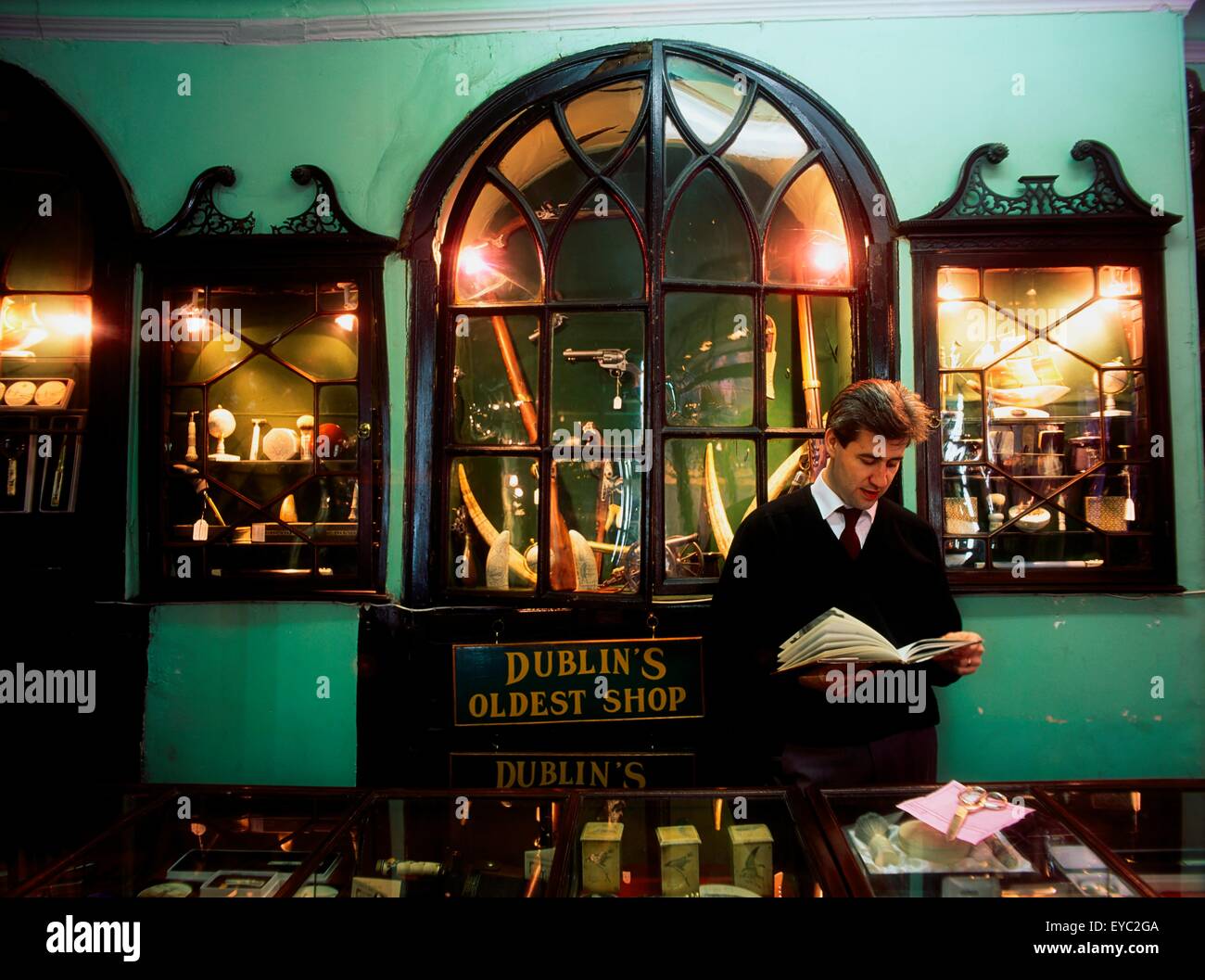 Thomas Reads Cutler's Shop, Dublin, Co Dublin, Ireland; Dublin's Oldest