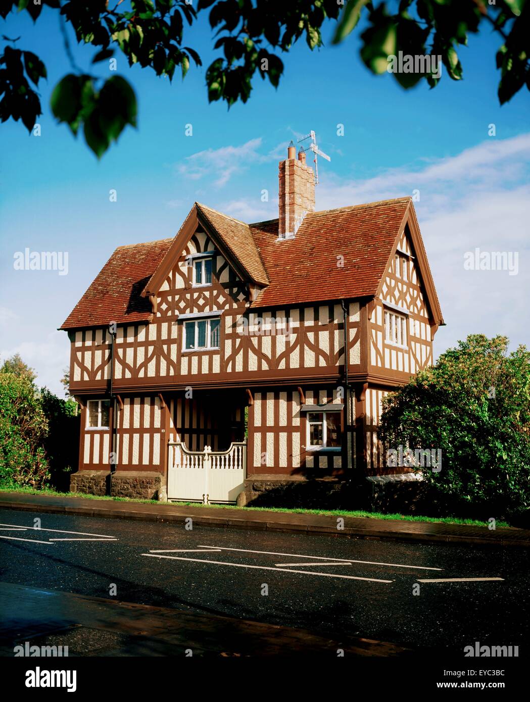Gate Lodge, Sion Mills, Co Tyrone, Ireland Stock Photo Alamy