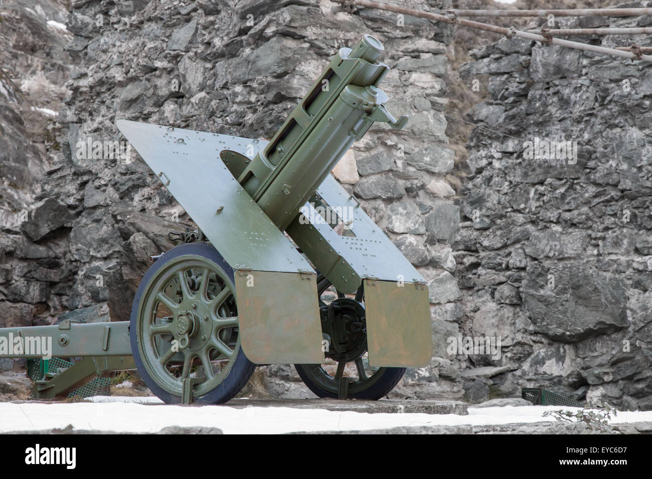 Italian wheeled howitzer 75/18 model 35 used in second world war made by Ansaldo Stock Photo