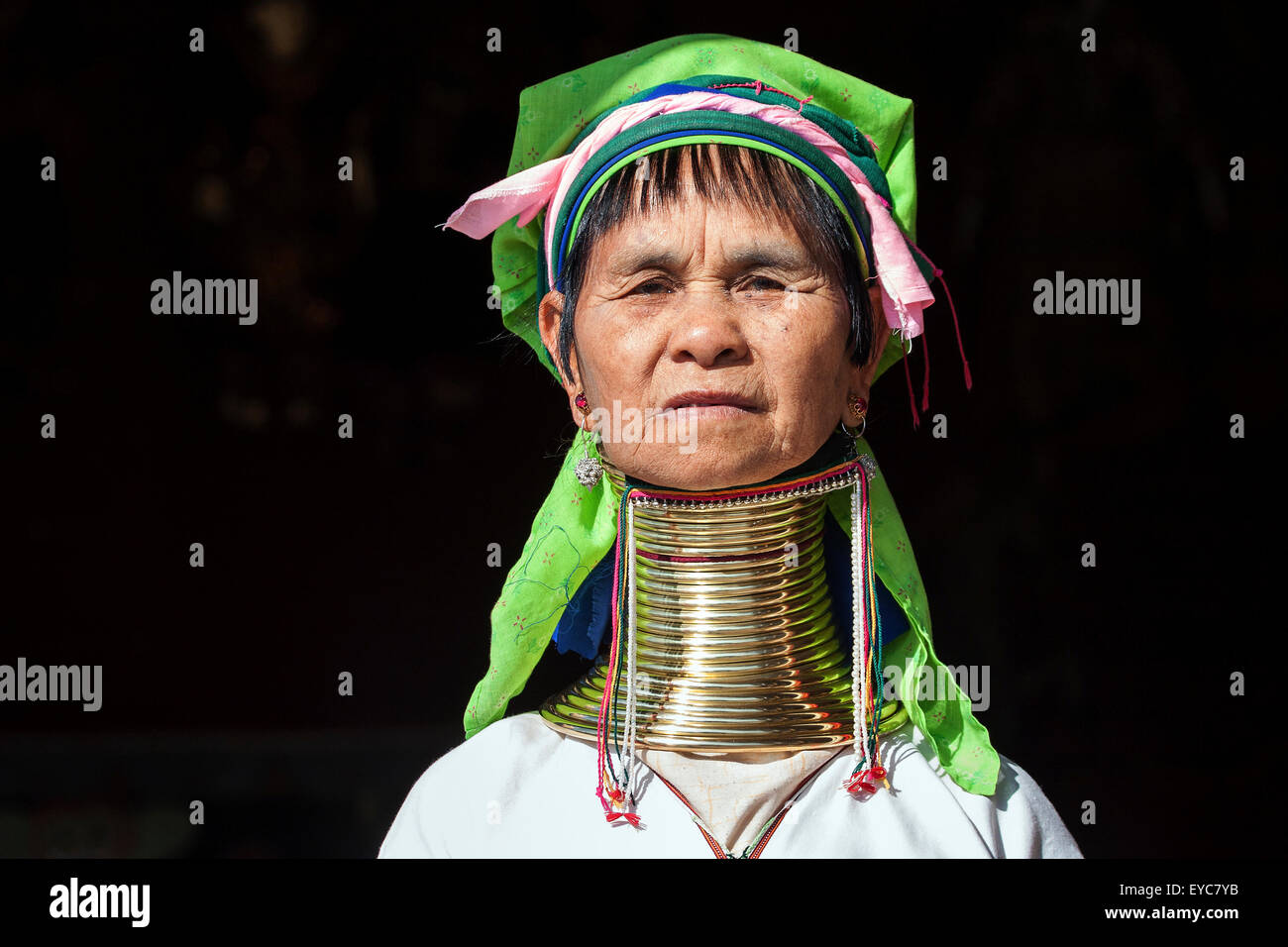 Burmese traditional dress hi-res stock photography and images - Page 2 -  Alamy