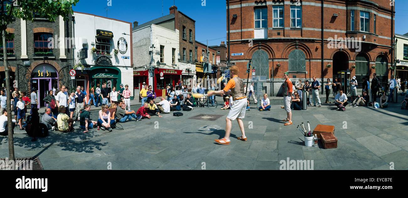 Dublin City, Temple Bar, Street Theatre Stock Photo Alamy