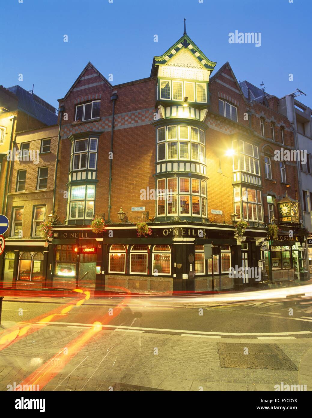 O'neills Bar, Suffolk Street, Dublin, Ireland Stock Photo Alamy
