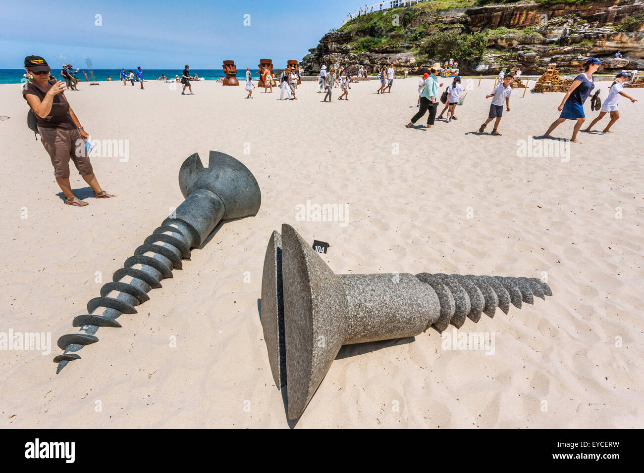 Australia, New South Wales, Sydney, 'Screwing by the Sea' at Tamarama Beach, granite sculpture by danish artist Poul Bækhøj Stock Photo