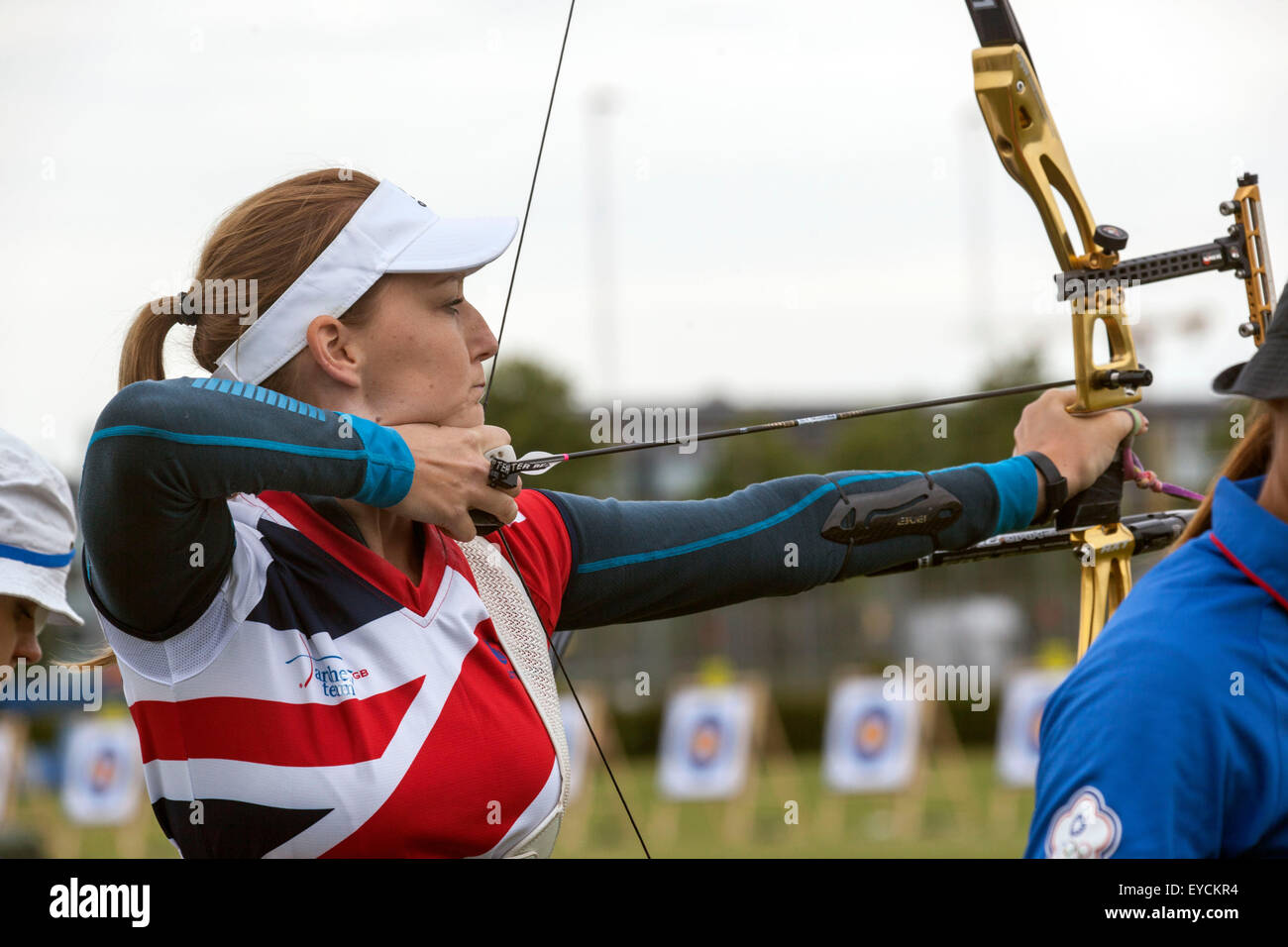 Copenhagen, Denmark, July 27th, 2015. British archer Nicky Hunt takes aim for her shoot in the qualifying round in recurve bow at the World Archery Championships in Copenhagen Credit:  OJPHOTOS/Alamy Live News Stock Photo