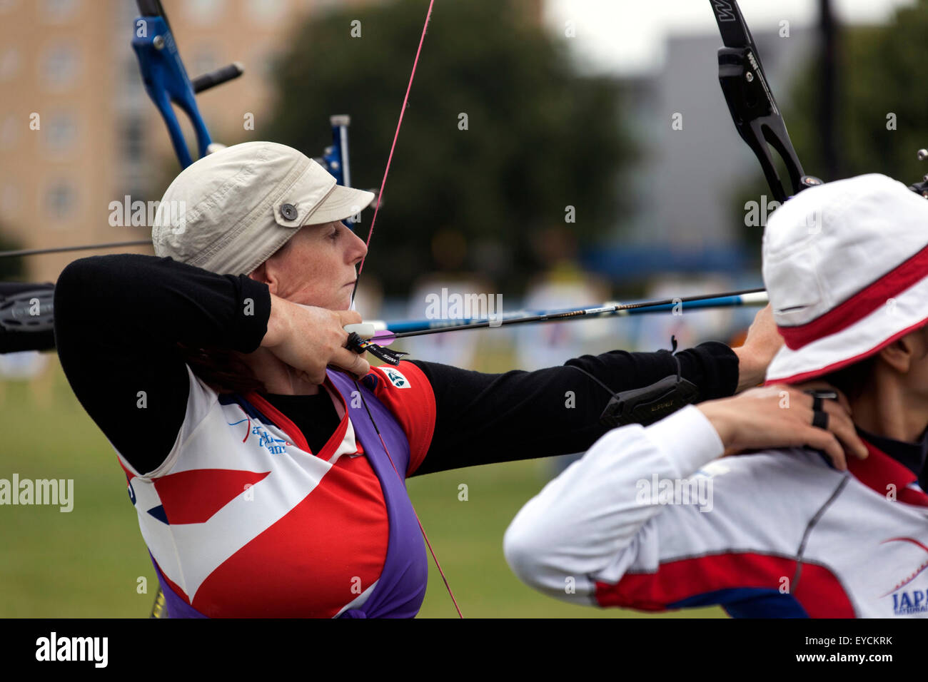 Copenhagen, Denmark, July 27th, 2015. British archer Naomi Folkard takes aim for her shoot in the qualifying round in recurve bow at the World Archery Championships in Copenhagen Credit:  OJPHOTOS/Alamy Live News Stock Photo