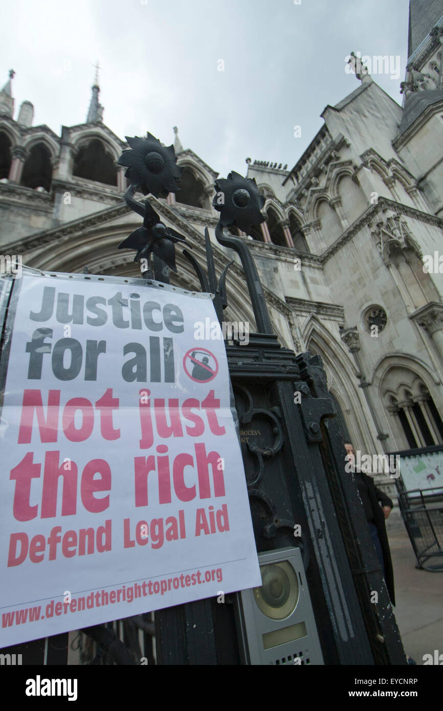 London, UK. 27th July 2015. Criminal Barristers  are set to strike over proposed government  cuts to legal aid.  Since July 1 Solicitors have refused to take on new legal aid work protest over an 8.75% cut to their fees. Credit:  amer ghazzal/Alamy Live News Stock Photo