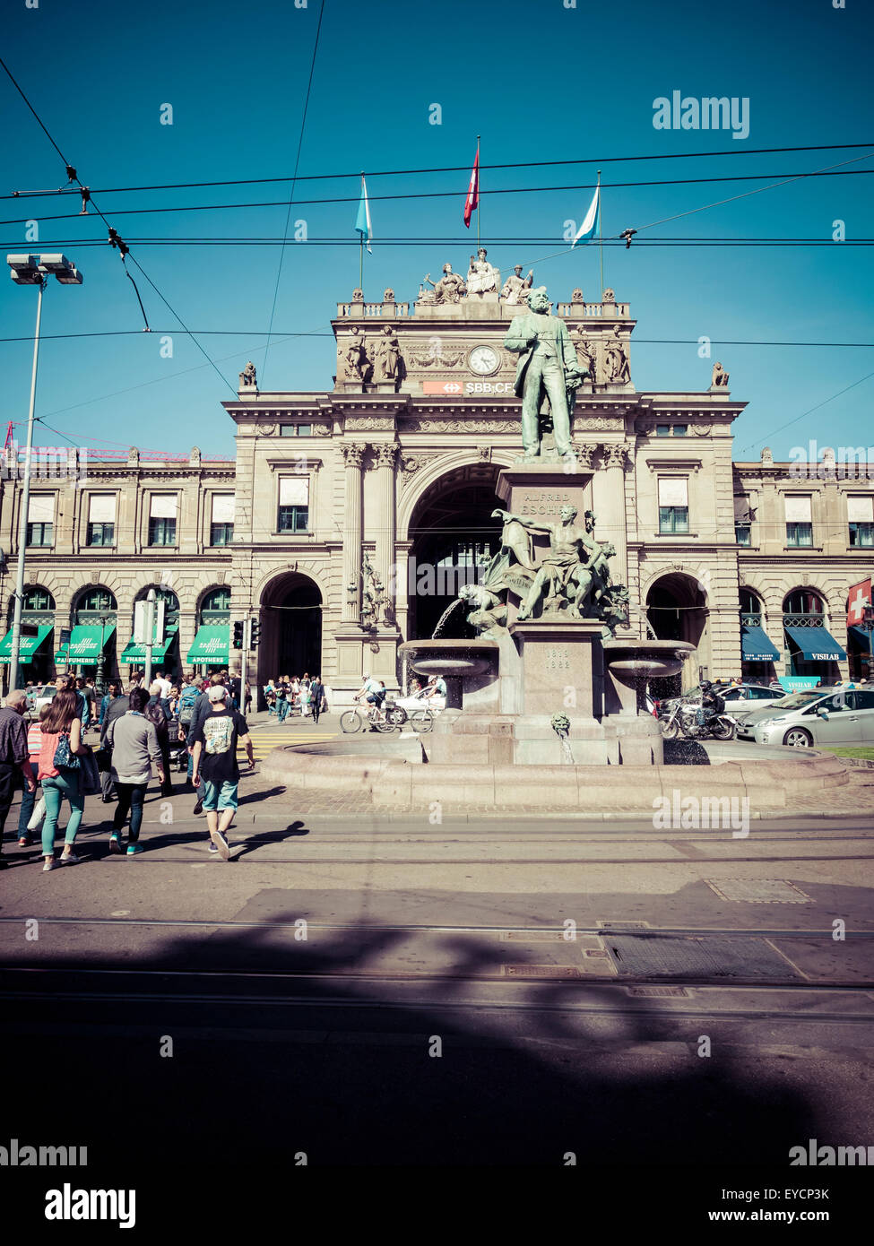 Switzerland, Zurich, View to Main Station, Alfred Escher statue Stock Photo