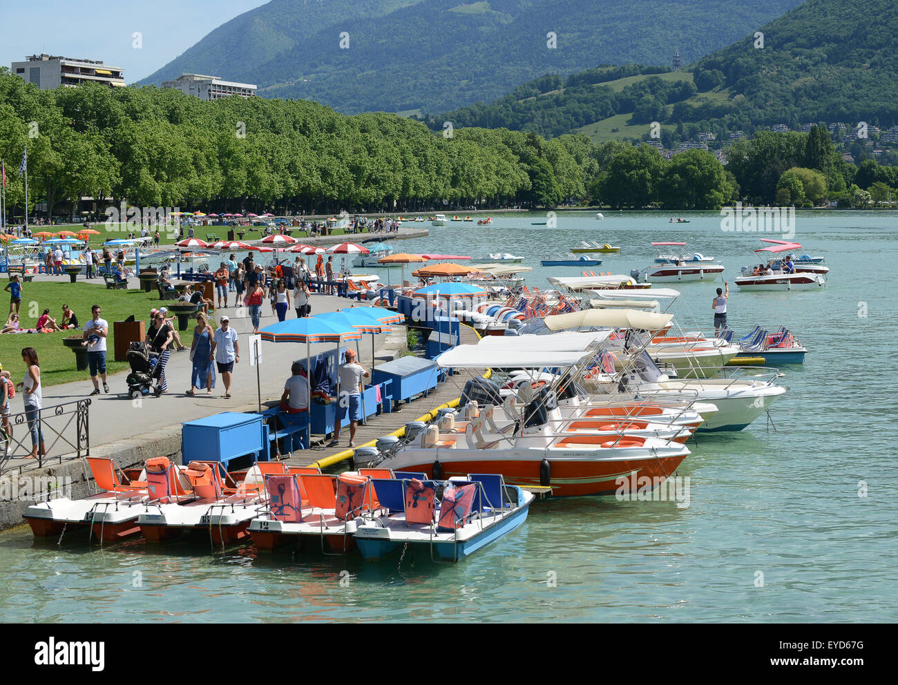 Lake annecy boats hires stock photography and images Alamy