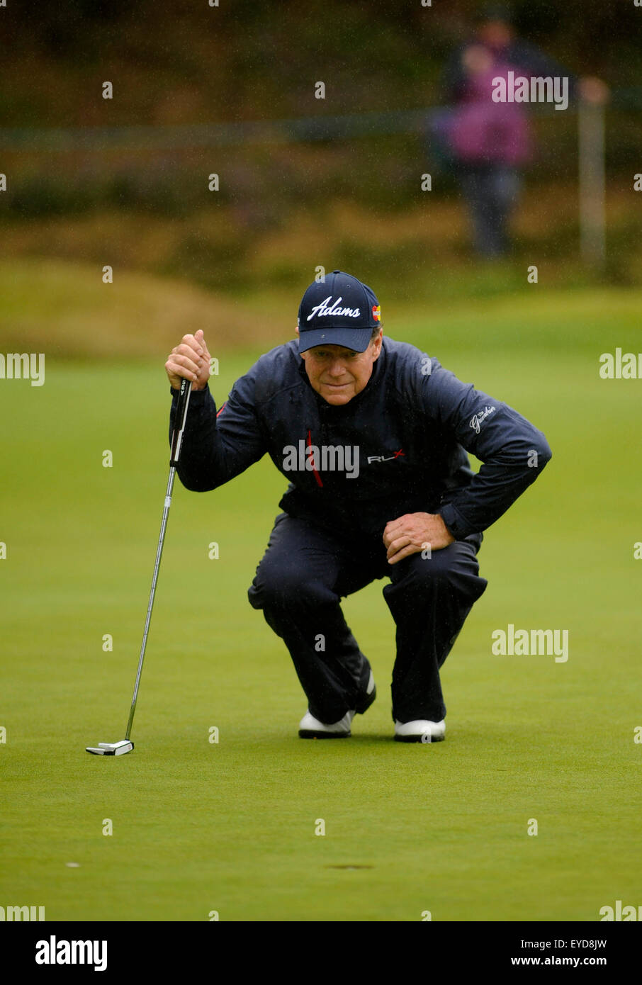 Sunningdale, UK. 26th July, 2015. Tom Watson of the USA lines up his put on the 10th hole of The Senior Open Championship at Sunningdale Golf Club on July 26, 2015 in Sunningdale, England. Credit:  David Partridge/Alamy Live News Stock Photo