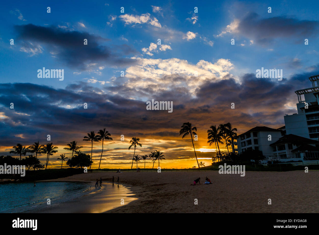 Tropical beach sunset hi-res stock photography and images - Alamy